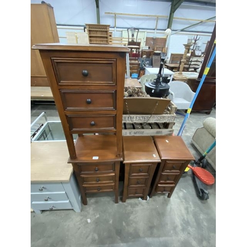 160 - 2 pairs of mahogany 3 drawer bedside chests 70H 40W 30D & 69H 28W 28D