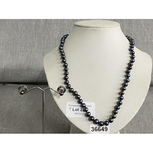 270 - Black freshwater pearl necklace with matching stud earrings