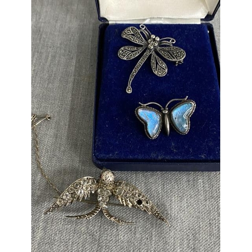 290 - 3 vintage silver brooches inc. Butterfly & Bird