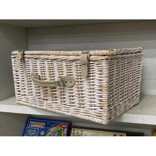 362 - Wicker hamper sized picnic basket