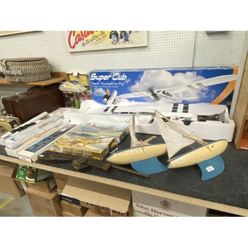 366 - Super Club Teach yourself to fly, Airfix ‘Dragon Rapide’, Heller ‘DH 89 Dragon Rapide’ Balsa ‘Superm... 