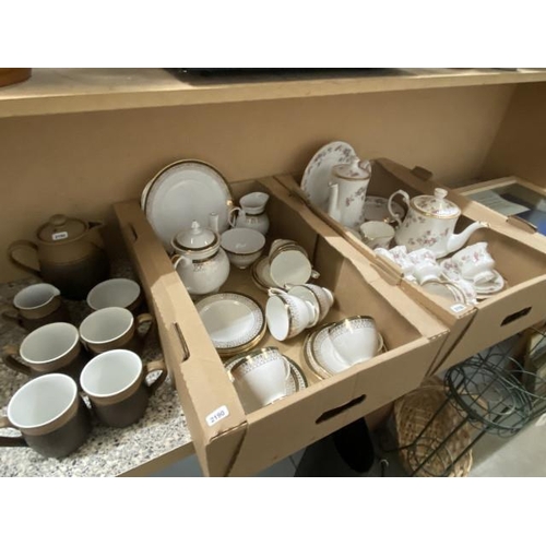 394 - 23 piece Elizabethan 'Rosamund' tea service, 7 pieces of Denby 'Cotswold' & 22 piece Royal Grafton '... 