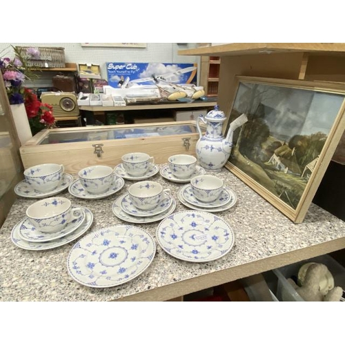 419 - Furnivals, Denmark blue and white tableware's (19 pieces) and a Royal Copenhagen tea pot 1/519 and f... 