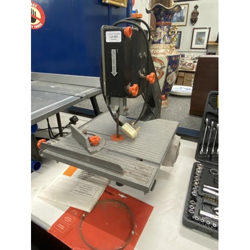 452 - Black and Decker BD330 - BD 339 Band saw with instructions