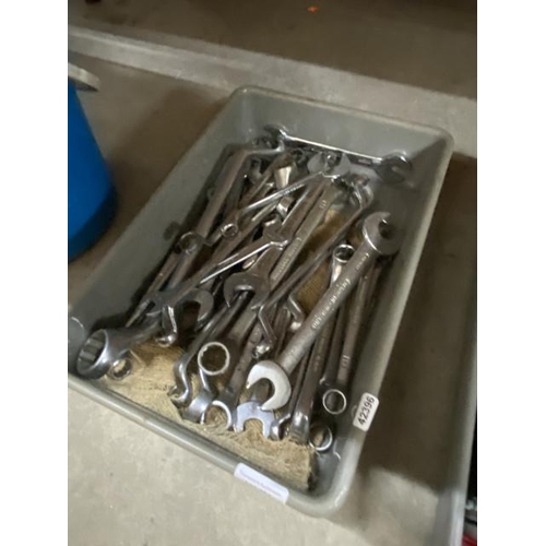 464 - Tray of spanners