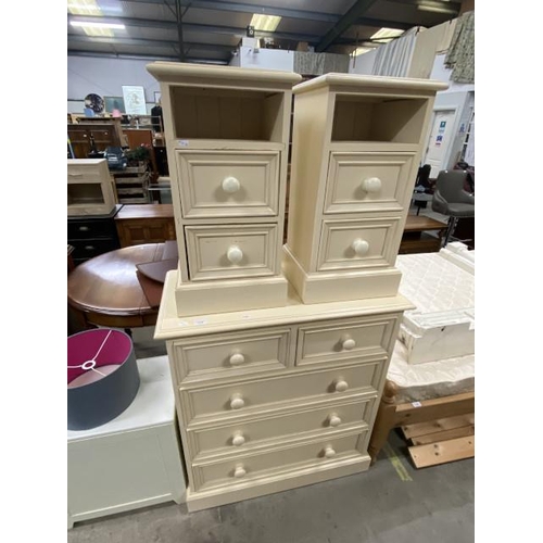 68 - Painted pine 2 over 3 chest 98H 87W 43D and a pair of matching bedside chests 66H 35W 32D