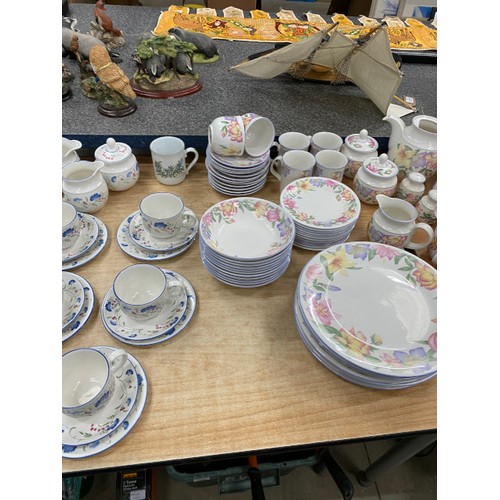 448 - 30 pieces Royal Doulton Expressions Windermere tea wares, 67 pieces Royal Doulton Expressions Blooms... 