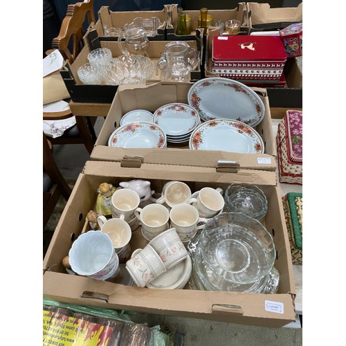 457 - Large quantity of collectables including 22 pieces Fentons bone china, decorative plates including R... 