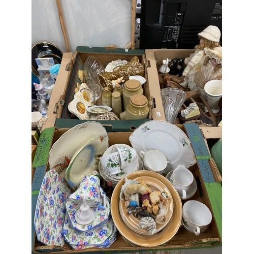 457 - Large quantity of collectables including 22 pieces Fentons bone china, decorative plates including R... 