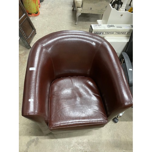 60 - Kaydian burgundy leather tub chair 72W