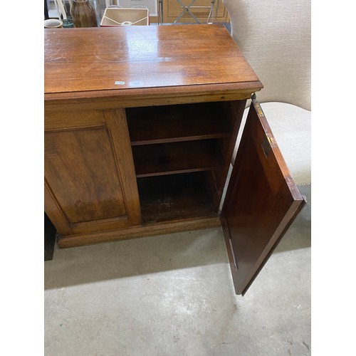 17 - Victorian oak 2 door cupboard with shelves to the interior 82H 81W 42D