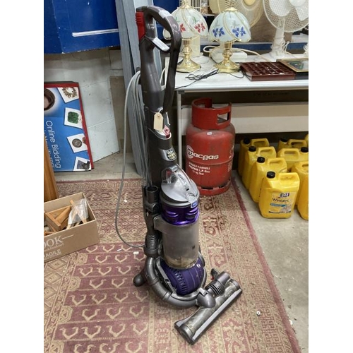 471 - Dyson DC25