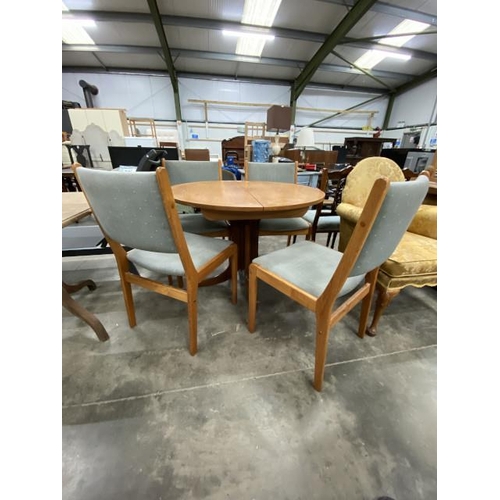 165 - Nathan teak extending table 74H 100cm diameter and 4 chairs