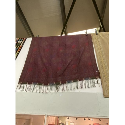 171 - Silk effect throw 320 x 157cm