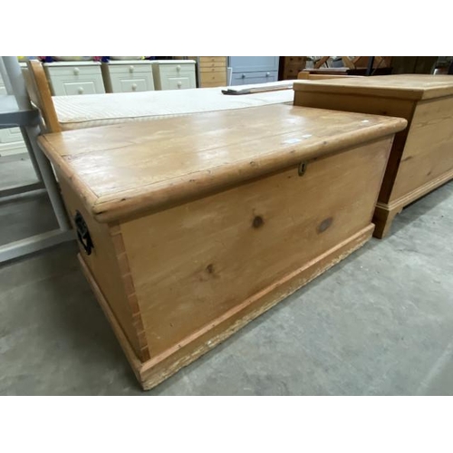 190 - Victorian pine blanket box 45H 88W 50D (as found)