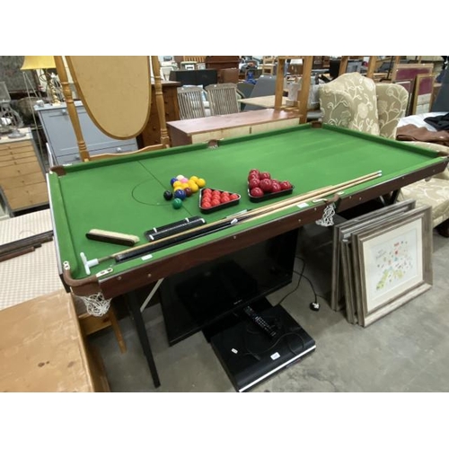 192 - Pot Black snooker table with balls, 3 cues, 2 triangles etc 80H 180W 95D