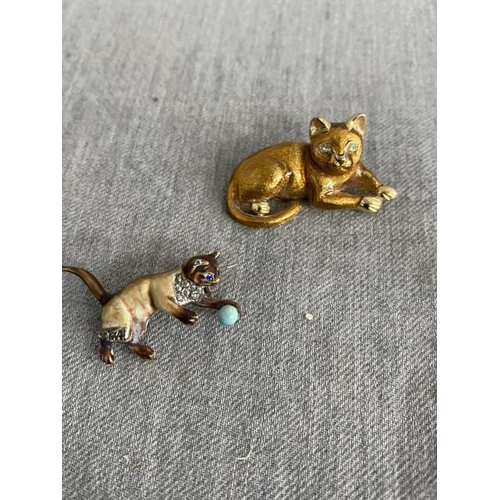 312 - Vintage enamel Siamese cat brooch & gilt Tabby cat brooch