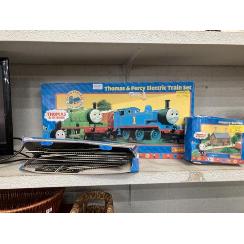 353 - Boxed Hornby Thomas & Percy electric train set, track extension pack & country station (Unchecked- s... 