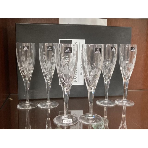 389 - Boxed set of 6 Royal Doulton cut crystal 'Chelsea' flutes