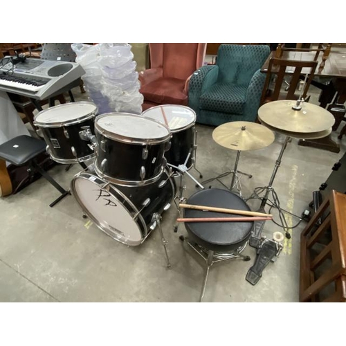 105 - Performance Percussion drum kit