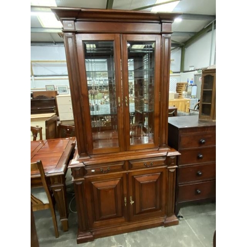 121 - Italian mahogany display cabinet with 1 key 213H 118W 55D