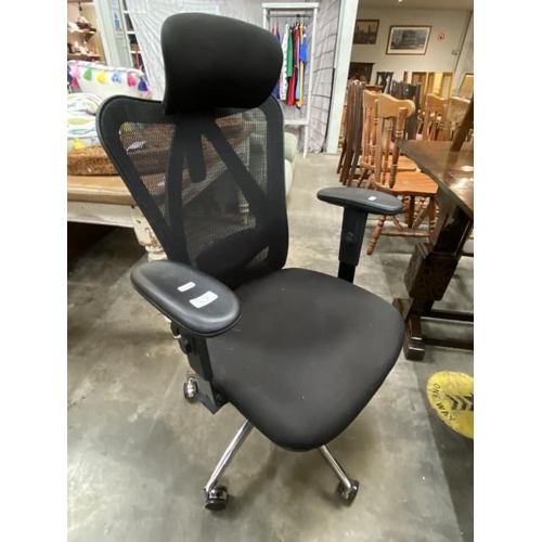 139 - SIHOO ergonomic office chair 67W