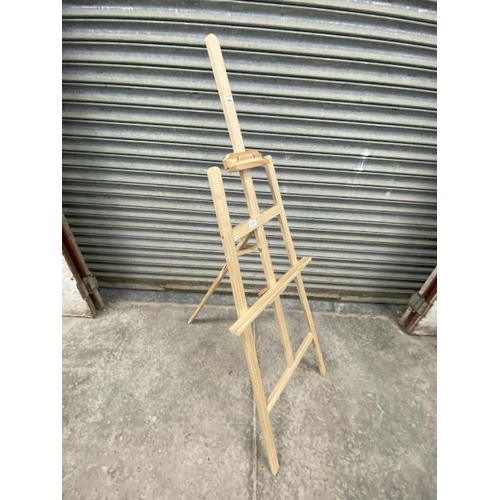 150 - Pine artists easel