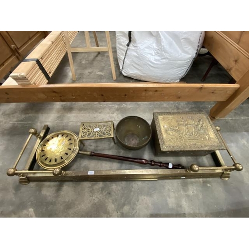 151 - Brass bed warming pan, brass trivet, brass log box, brass extending fender 145W x 40D etc