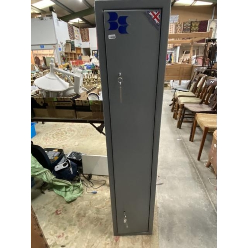 163 - Police approved Bratton Sound Engineering Ltd gun cabinet with 4 keys and fixings 131H 27W 25D