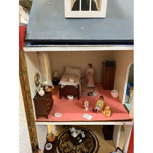 420 - Fully furnished collectors doll's house and accessories with lighting 180W 84H 40D (trays not includ... 