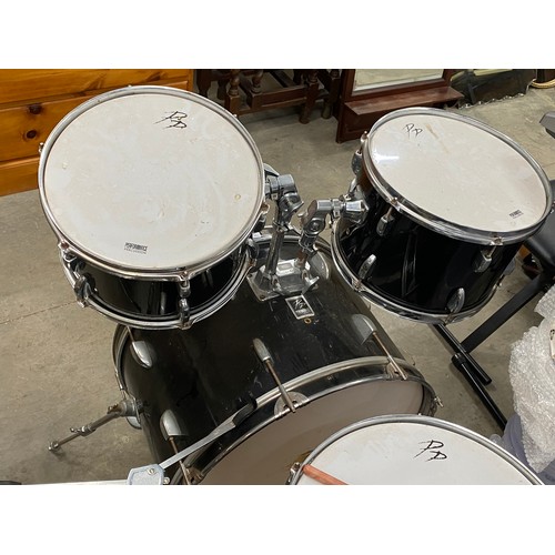 105 - Performance Percussion drum kit