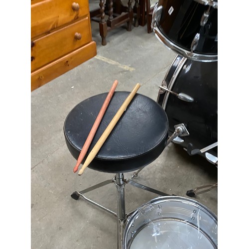 105 - Performance Percussion drum kit