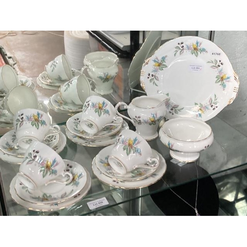 456 - 15 piece Aynsley 'Berry Lane' tea service