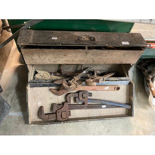 520 - 3 wooden tool chests containing old wood working tools, 4 Stilsons wrenches, spanner, planes, heavy ... 