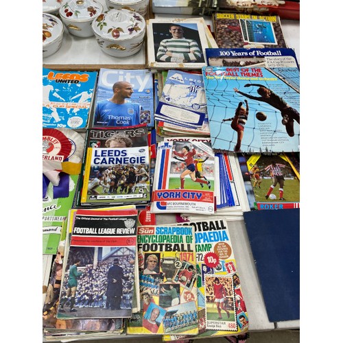 392 - Good collection of vintage football programmes, magazines and memorabilia including Sunderland AFC 6... 