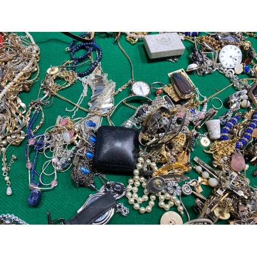 374 - Good box of jewellery & watches inc. vintage, costume, cameos, filigree, marcasite, paste etc.