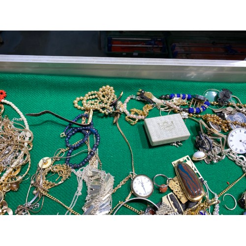 374 - Good box of jewellery & watches inc. vintage, costume, cameos, filigree, marcasite, paste etc.