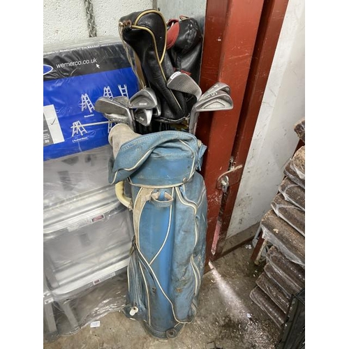 136 - Mazuno golf bag and assorted Wilson clubs (left handed)