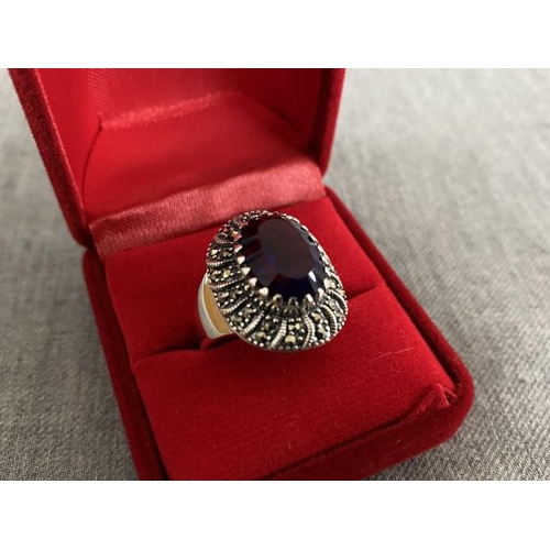 275 - Silver & amethyst ring (size U)