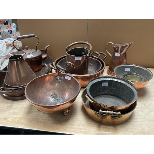 368 - Collection of copper ware inc. kettle, pitcher, bowls, jugs etc.