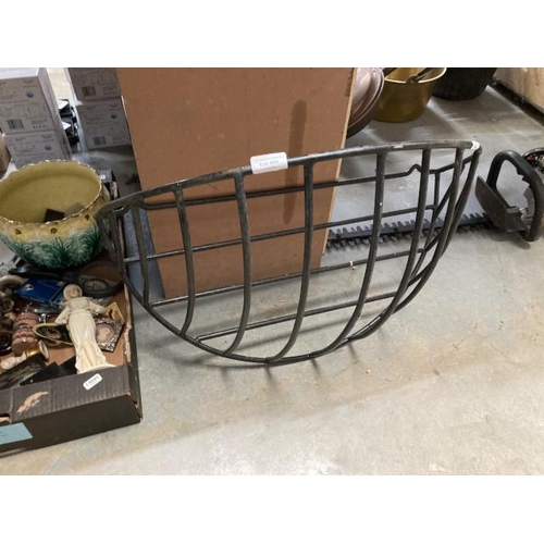 409 - Metal wall mounted flower basket/ hay rack