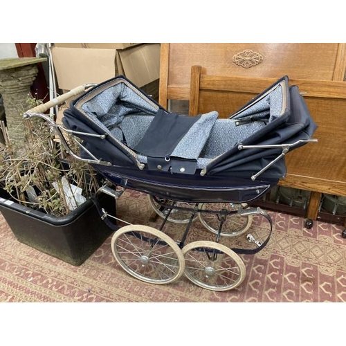 461 - Silver Cross twin doll carriage