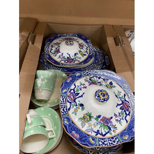 385 - 7 good boxes of ceramics inc. 31 pieces of Art Deco design Cauldon china tea set Rd No.693059, Wade,... 