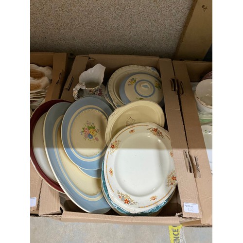 422 - 9 good boxes of ceramics inc. set of 12 asparagus plates, Colclough tea service, Dutch blue & white ... 