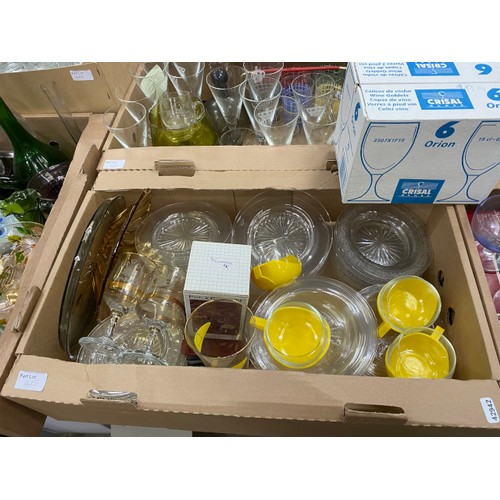 425 - 6 boxes of mixed glassware inc. etched glasses, water jugs, art glass, Arcoroc, French ashtray etc.