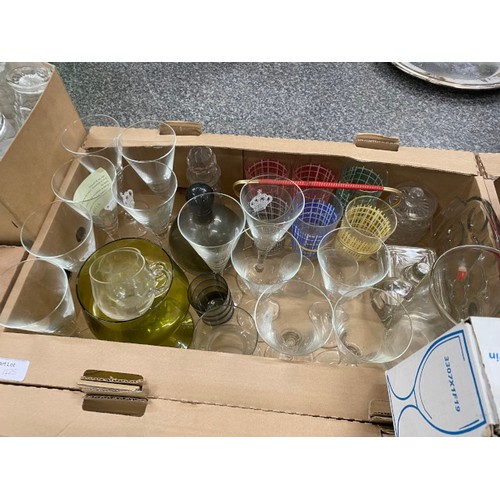 425 - 6 boxes of mixed glassware inc. etched glasses, water jugs, art glass, Arcoroc, French ashtray etc.