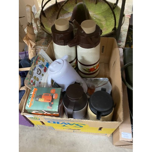 449 - Large quantity of kitchenalia and homewares including tea wares, candles, cake tins, cool bags, Pyre... 