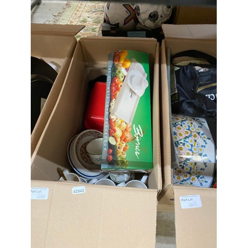 449 - Large quantity of kitchenalia and homewares including tea wares, candles, cake tins, cool bags, Pyre... 