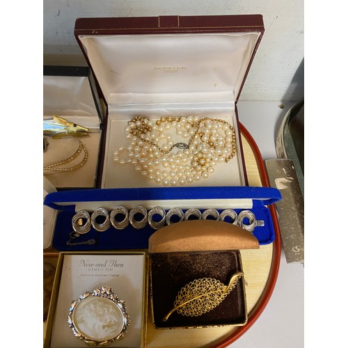 258 - 2 trays of vintage jewellery inc. Pompadour, Rosita, St. Justin, Now & Then, A&S etc.