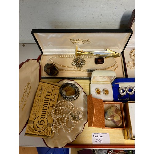 258 - 2 trays of vintage jewellery inc. Pompadour, Rosita, St. Justin, Now & Then, A&S etc.